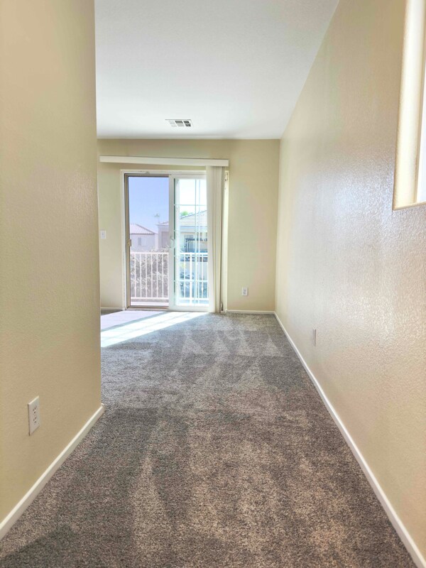 Building Photo - 9140 Gabardine Ave