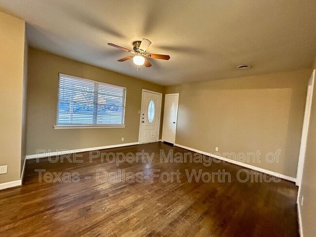 Building Photo - 1607 Briarwood Blvd