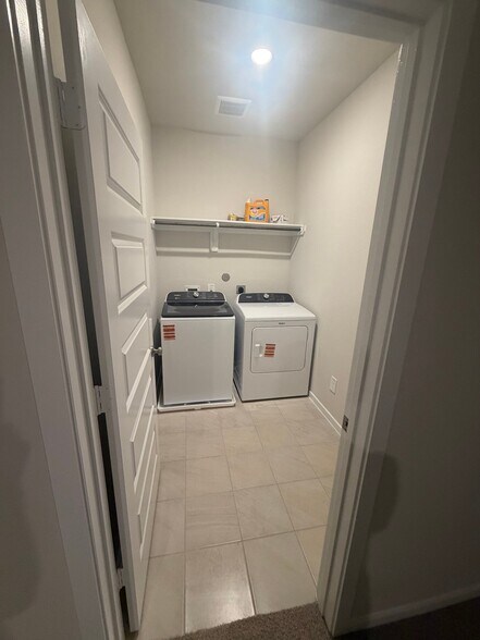 Building Photo - 4206 Laurel Oak Cir