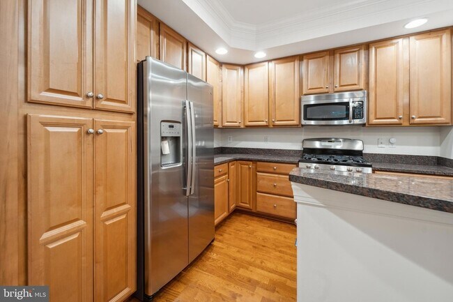 Building Photo - 5722 Callcott Way