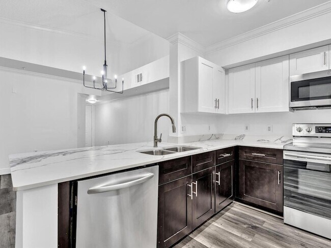 Building Photo - 2433 Centergate Dr