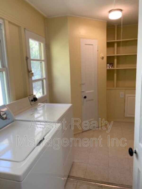 Building Photo - 150 Outer Dr