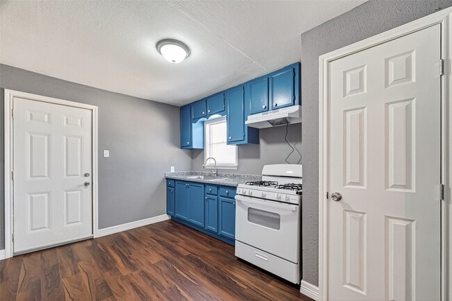 Building Photo - 3807 Love St