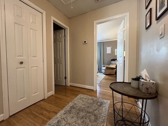 Building Photo - Updated End-Unit Townhouse in York County