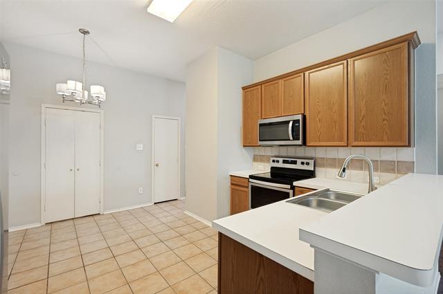 Building Photo - 3705 Hermalinda Dr