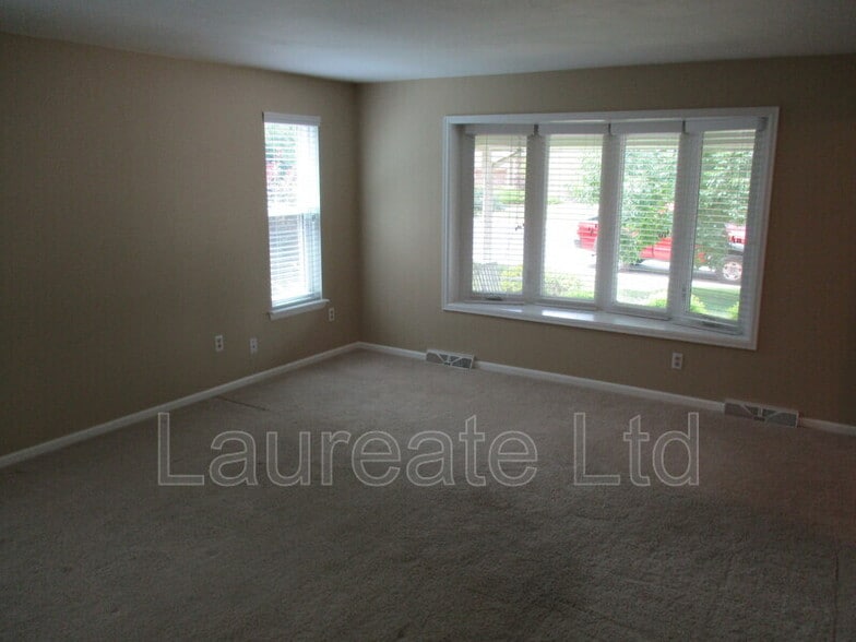 Building Photo - 7396 S Ogden Way