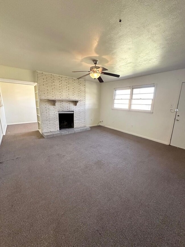 Building Photo - House Ready to Rent ASAP! Corner Lot!