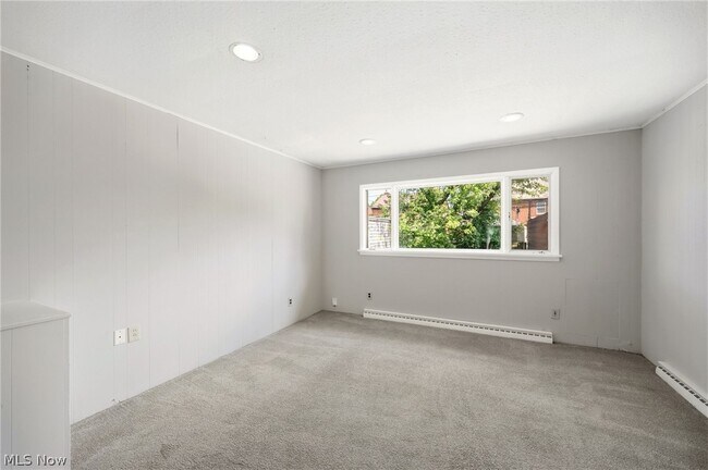 Building Photo - 3889 Grenville Rd
