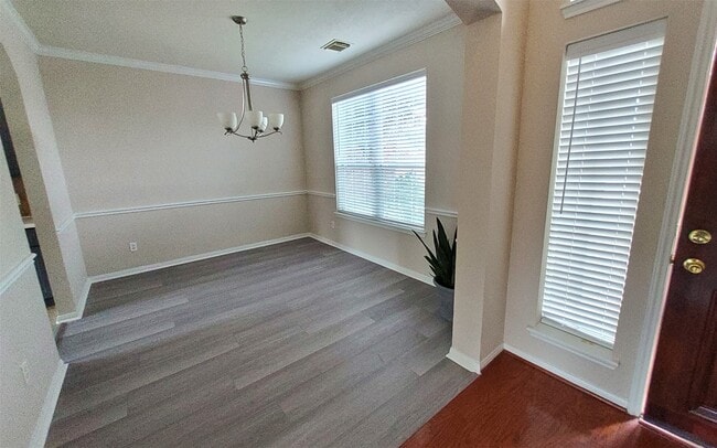 Building Photo - 2906 Humble Dr