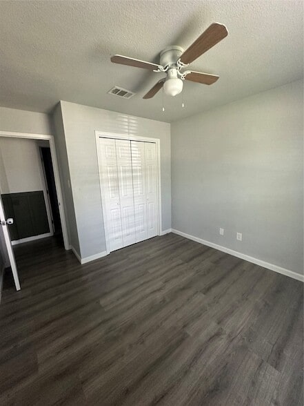 Building Photo - 6524 Blue Grass Dr