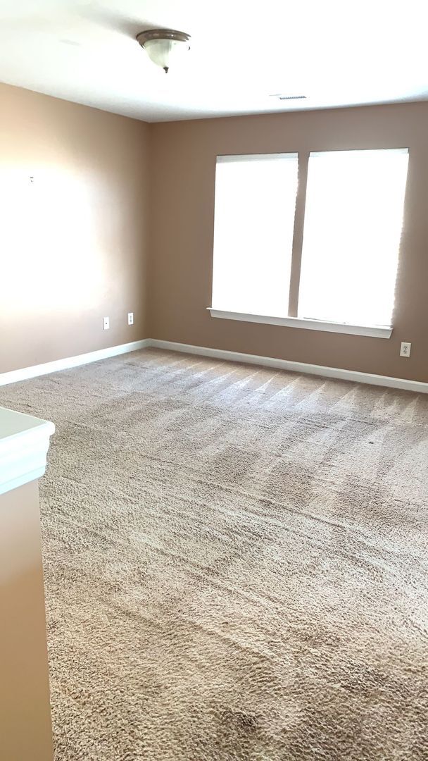 Building Photo - Beautiful 4-Bedroom,2.5-Baths with Two Car...