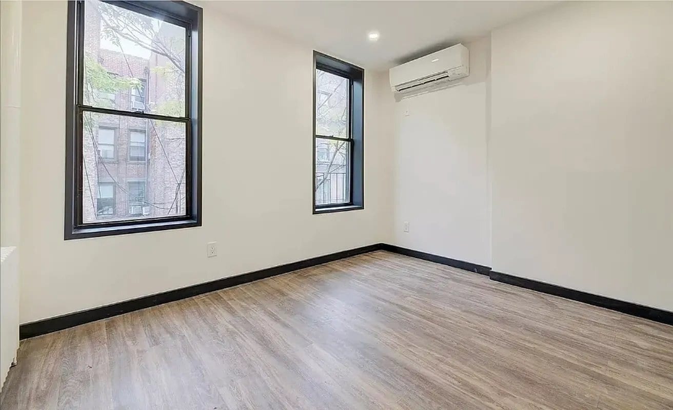 Building Photo - 439 W 46th St