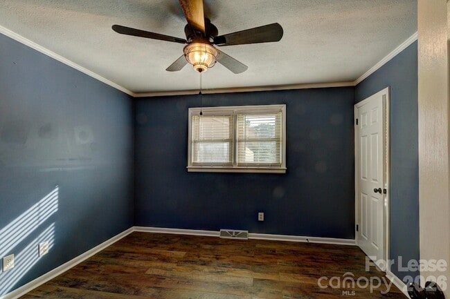 Building Photo - 1409 Delview Rd