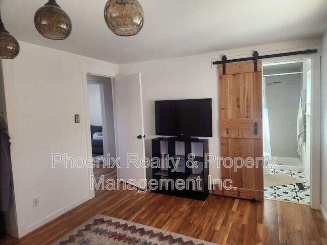 Building Photo - 1809 S Pratt Pkwy