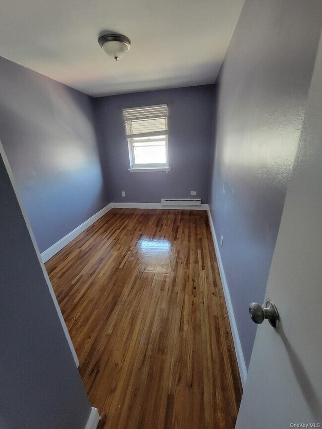 Building Photo - 449 Bolton Ave