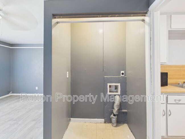 Building Photo - 2711 Duncan Dr