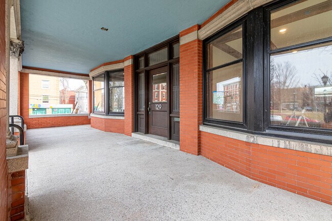 Building Photo - Harbor Point Salem