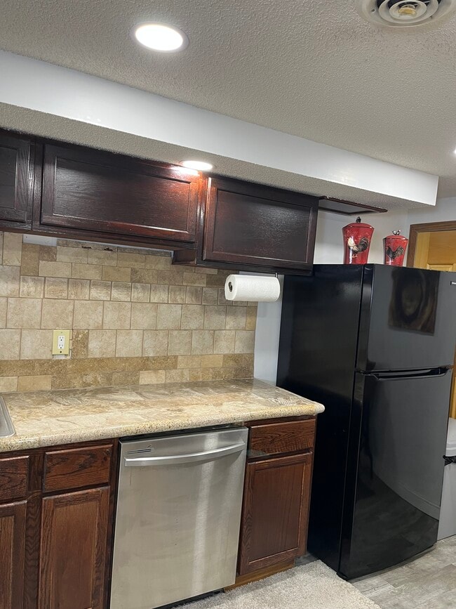 Building Photo - 5652 Ozark Ave N