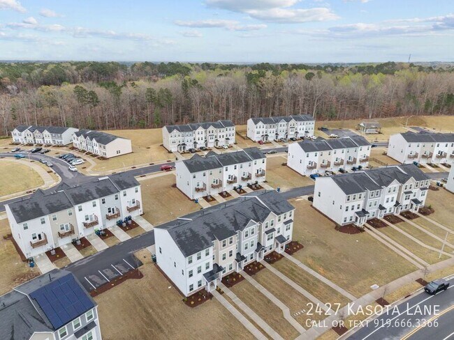 Building Photo - 2427 Kasota Ln