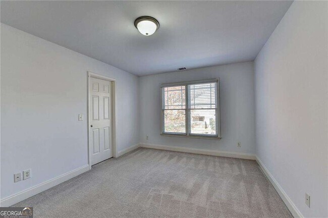 Building Photo - 2104 Nelms Pointe Landing