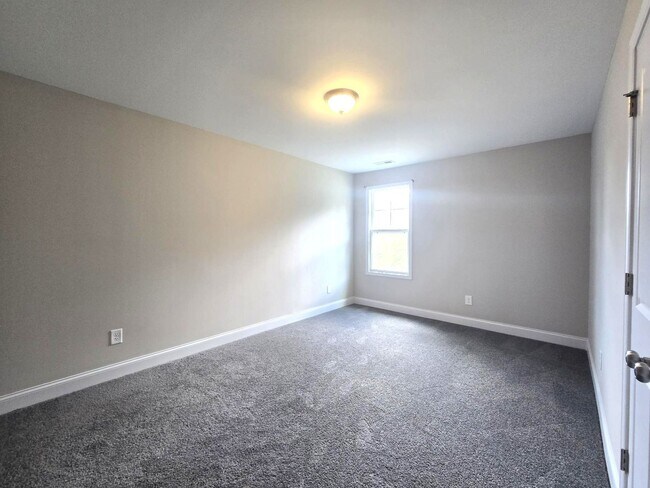 Building Photo - Raeford Rental
