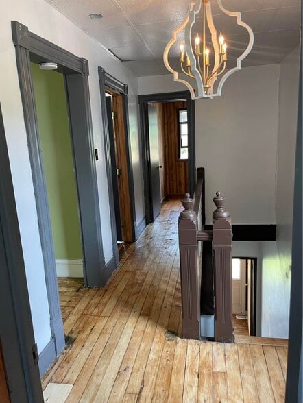 Building Photo - 212 29th St