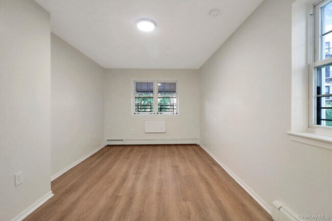 Building Photo - 1051 Cauldwell Ave