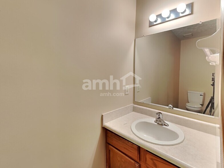 Building Photo - 2572 Edencreek Ln