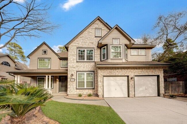 Primary Photo - 5 Bed/ 3 Bath Two Story Home