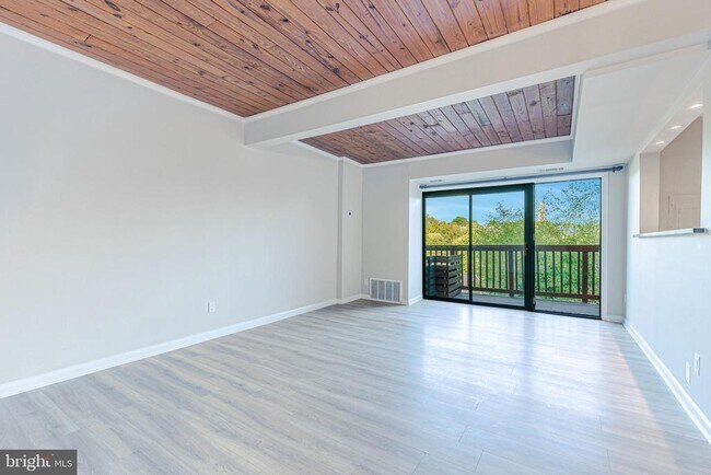 Building Photo - 53 Skyhill Rd