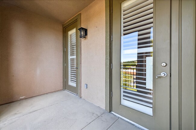 Building Photo - Regent on the Park - 4th floor 2 bedroom