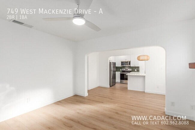 Building Photo - 749 W MacKenzie Dr