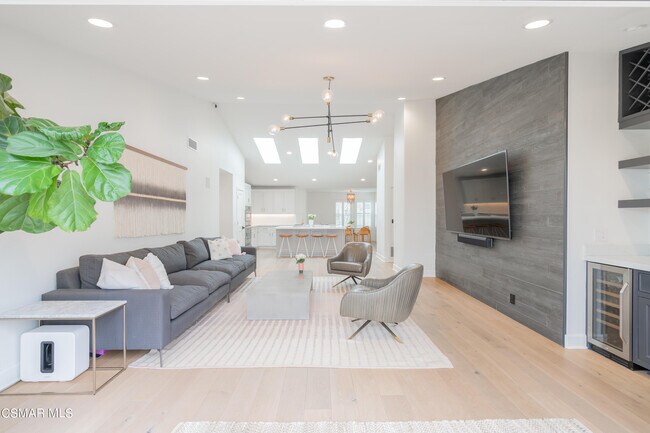 Building Photo - 2653 Via Zurita Ct