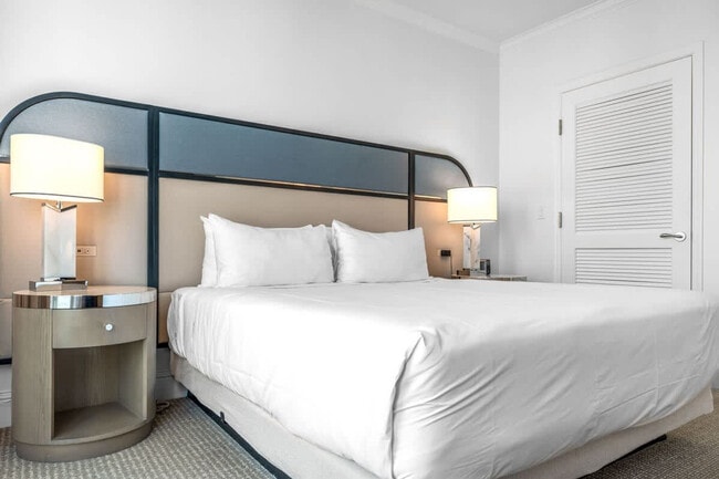 Building Photo - 4401 Collins Ave