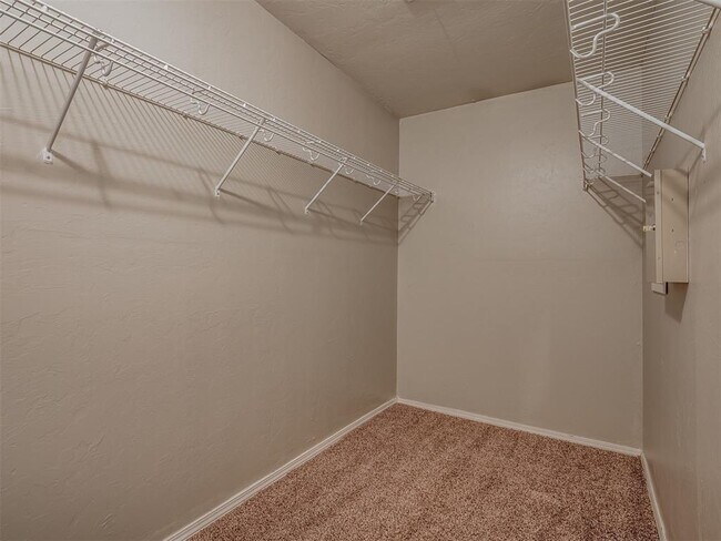 Building Photo - 9728 SW 27th St