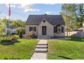 Building Photo - 311 Park St E