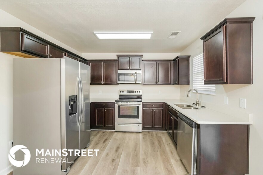 Building Photo - 7151 Forest Willow Ln