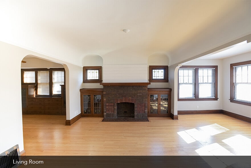 Primary Photo - 2414 N 67th St