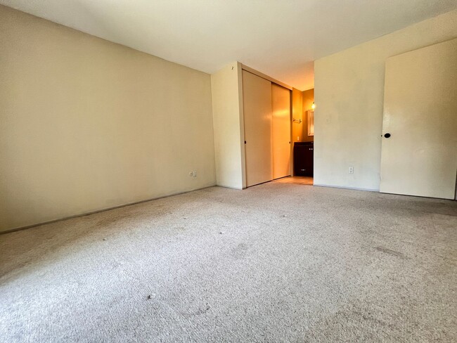 Building Photo - La Mesa Brierwood Condo Two Bedroom 2 Bath...