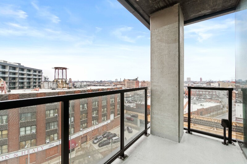 Building Photo - 1429 W Randolph St