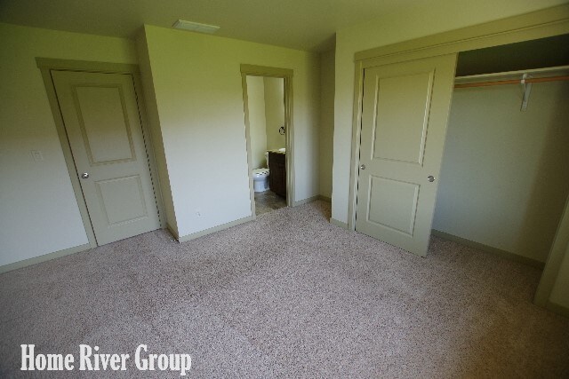 Building Photo - 1465 W Deer Crest St