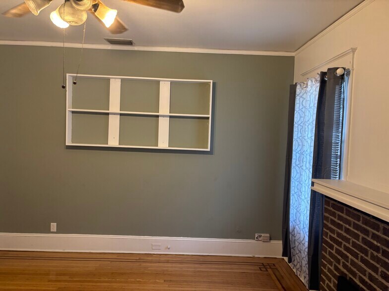 Building Photo - 2210 Dellwood Ave