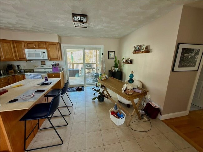 Building Photo - 6 Wilson St