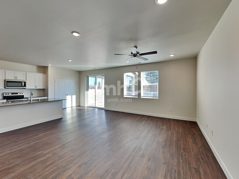 Building Photo - 9085 Henley Ave