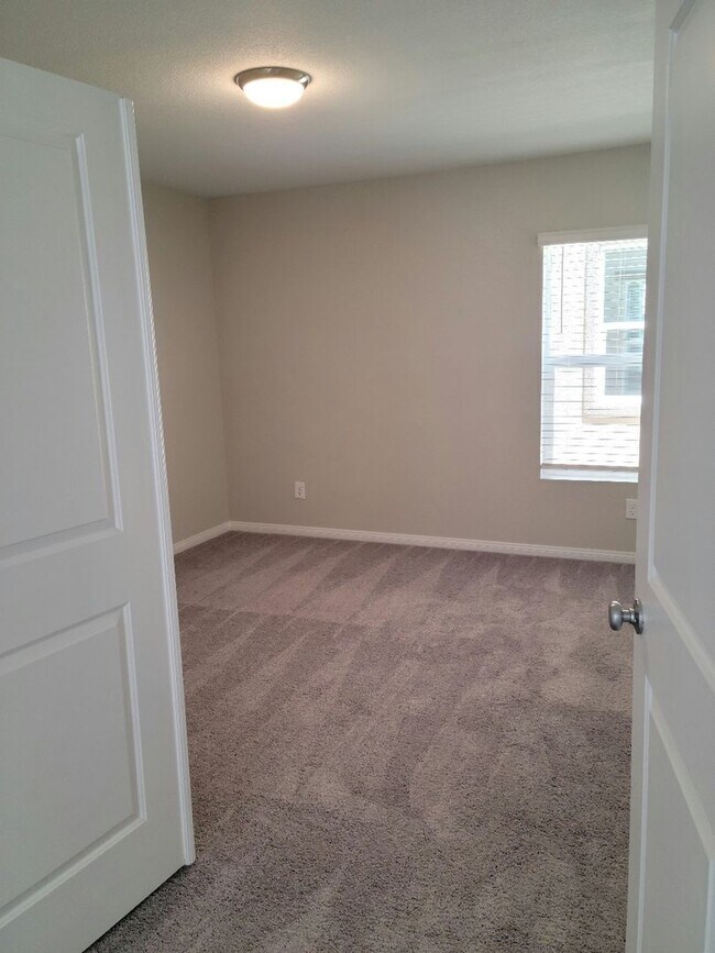 Building Photo - COMING SOON! NICE 4 BEDROOM HOME IN CENTENNIAL HILLS-NORTHWEST AREA!!!