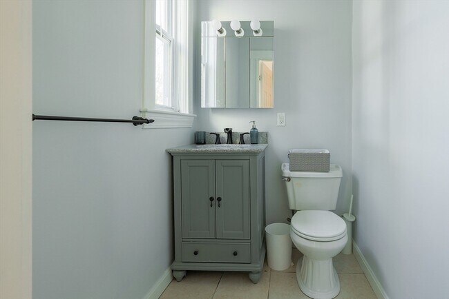 Building Photo - 7 Treadway Rd