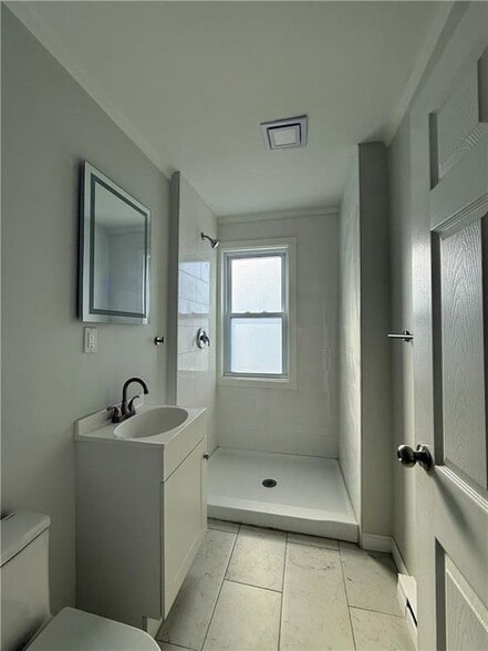 Building Photo - 52 Erastus St
