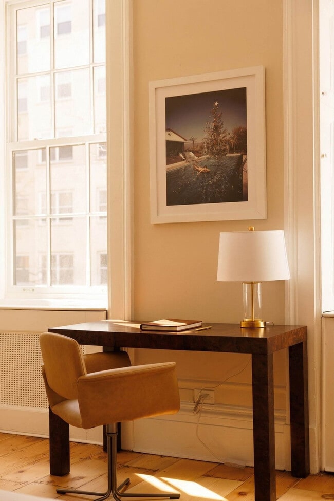 Building Photo - 3 E 9th St