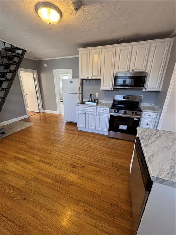 Building Photo - 29 Gesler St