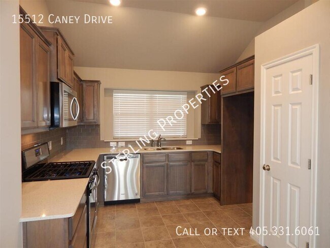 Building Photo - 15512 Caney Dr